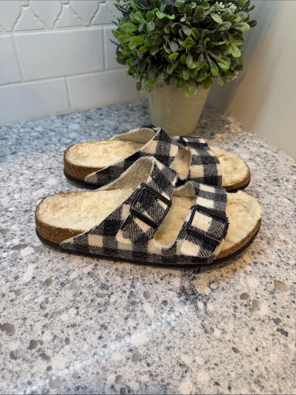 Birkenstock | Arizona Shearling Sandals size 39 or 8 like new like New